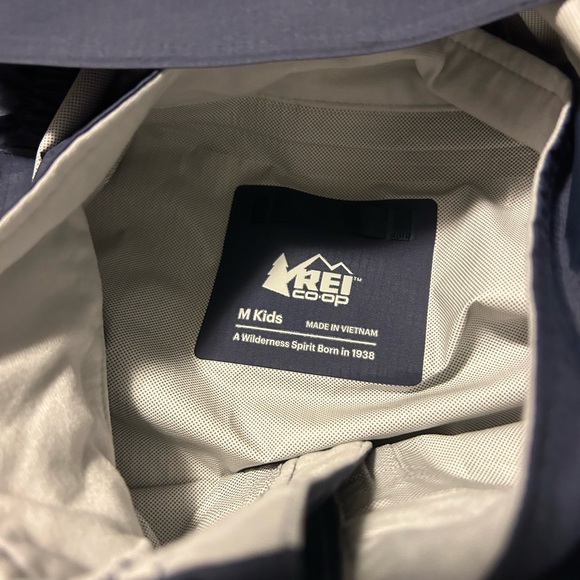 REI Kids M Rain Jacket! Perfect Condition! - Picture 4 of 5